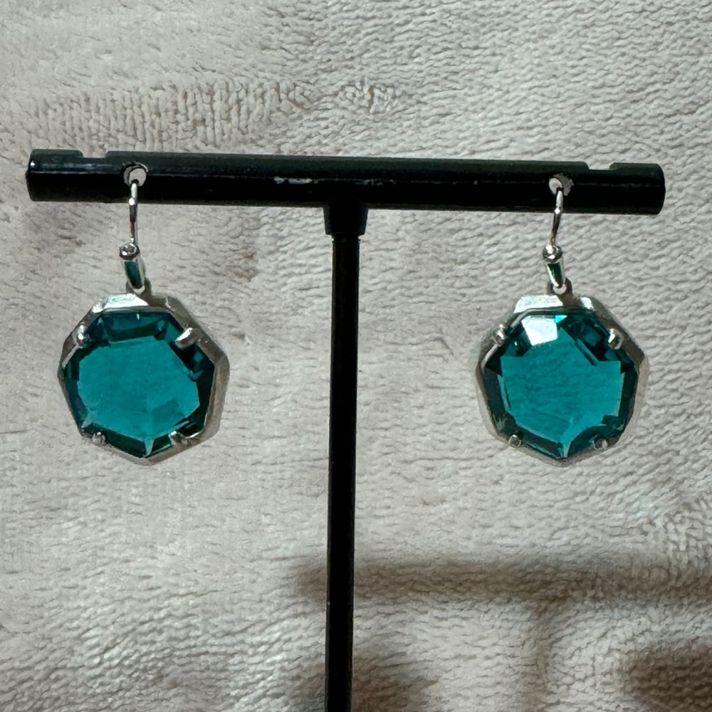 Kendra Scott Cynthia Gold Earrings in London Blue - Picture 3 of 9
